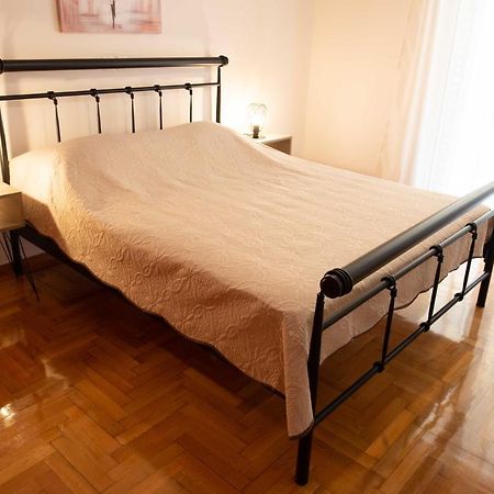 Dimantheo Apartment Athena Bagian luar foto