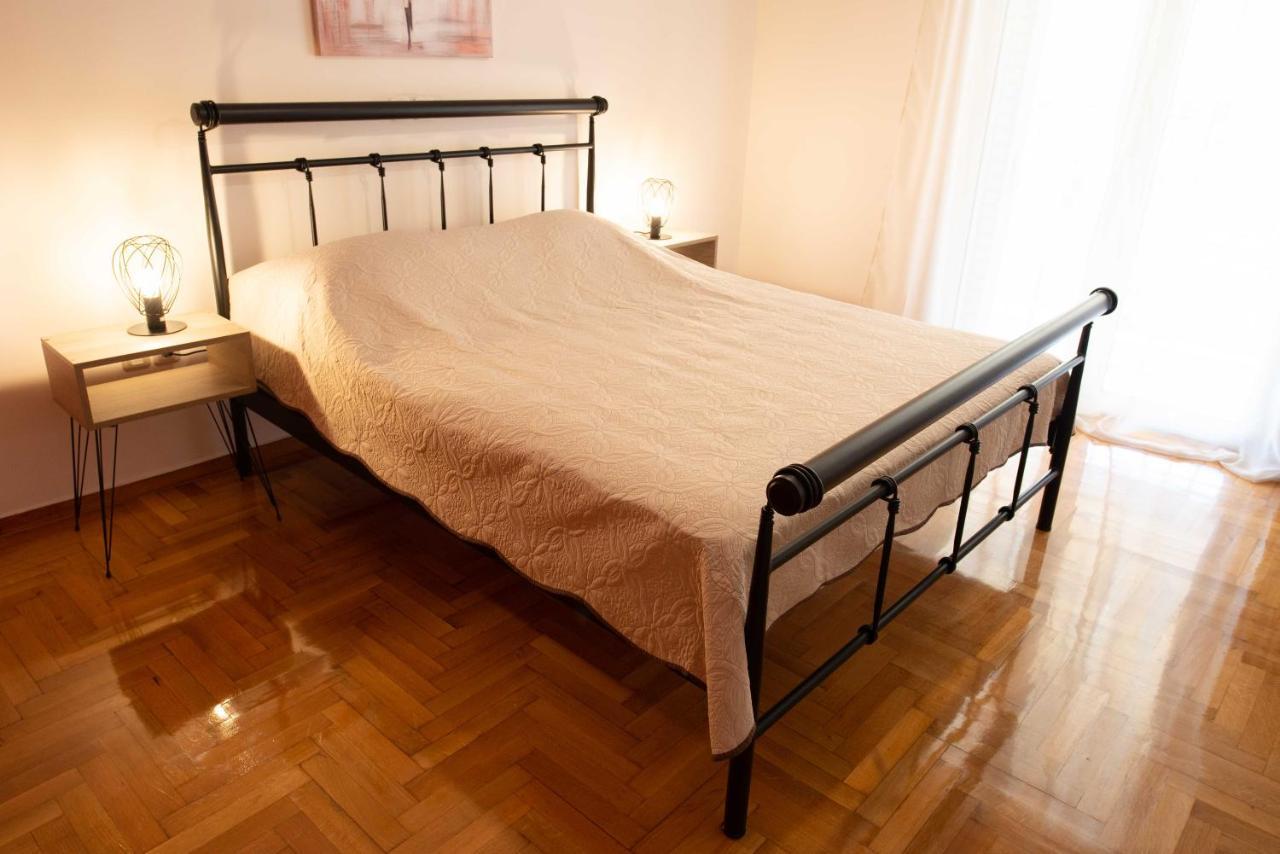 Dimantheo Apartment Athena Bagian luar foto